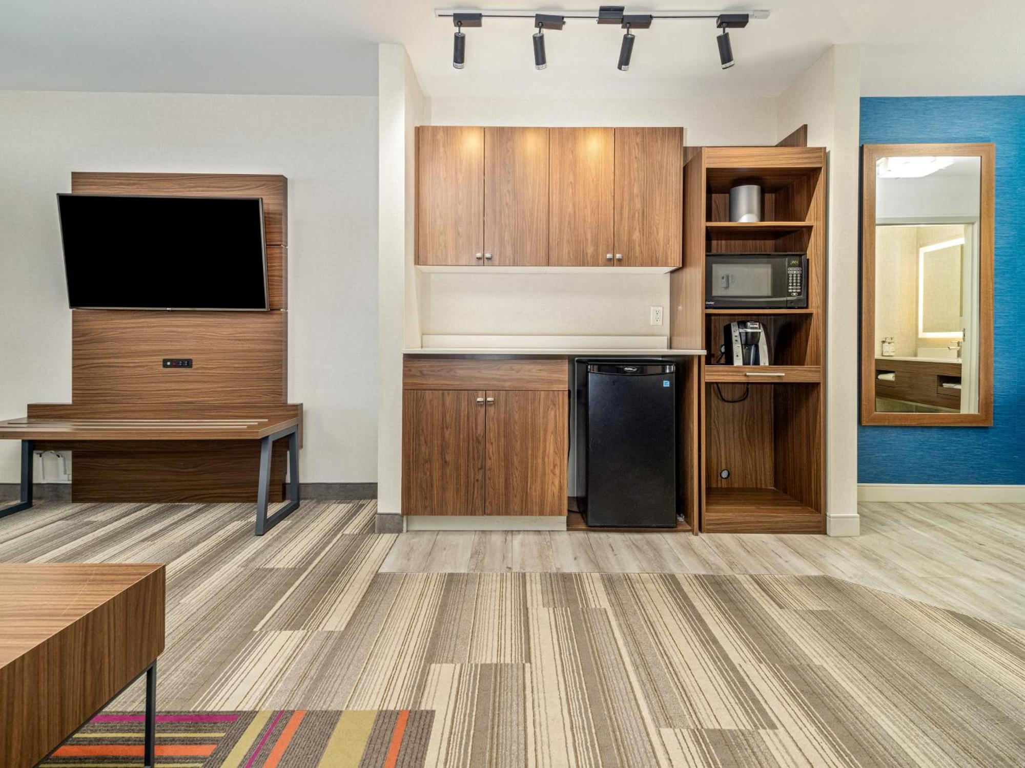 Holiday Inn Express & Suites Medicine Hat By Ihg Εξωτερικό φωτογραφία