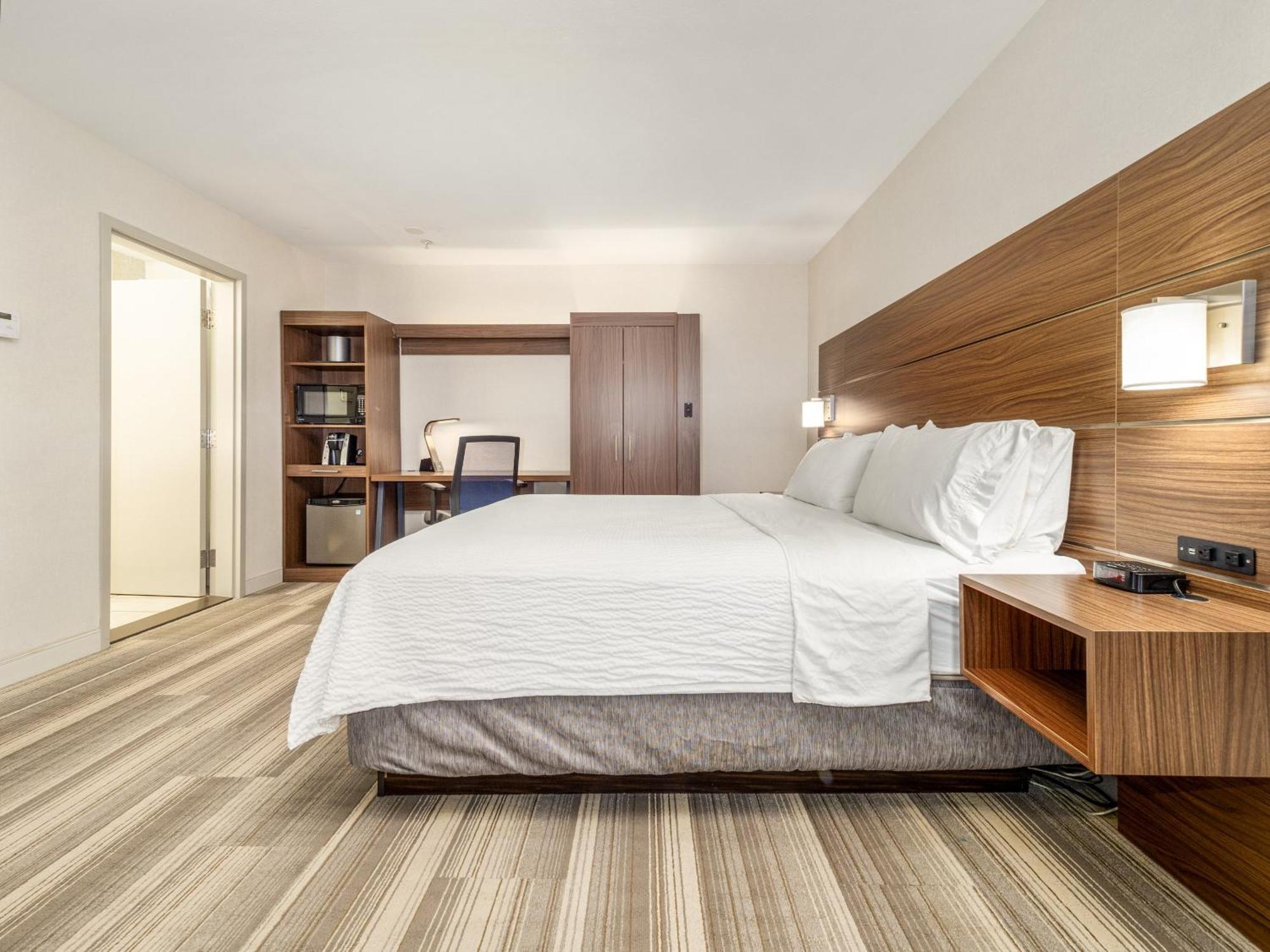 Holiday Inn Express & Suites Medicine Hat By Ihg Εξωτερικό φωτογραφία