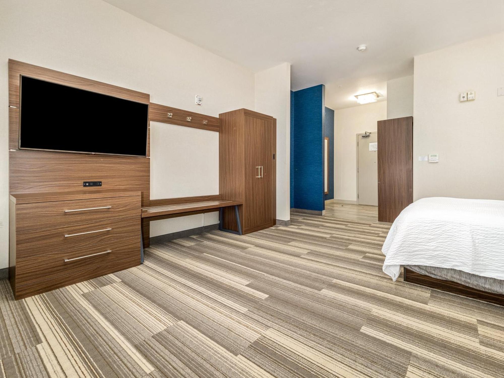 Holiday Inn Express & Suites Medicine Hat By Ihg Εξωτερικό φωτογραφία