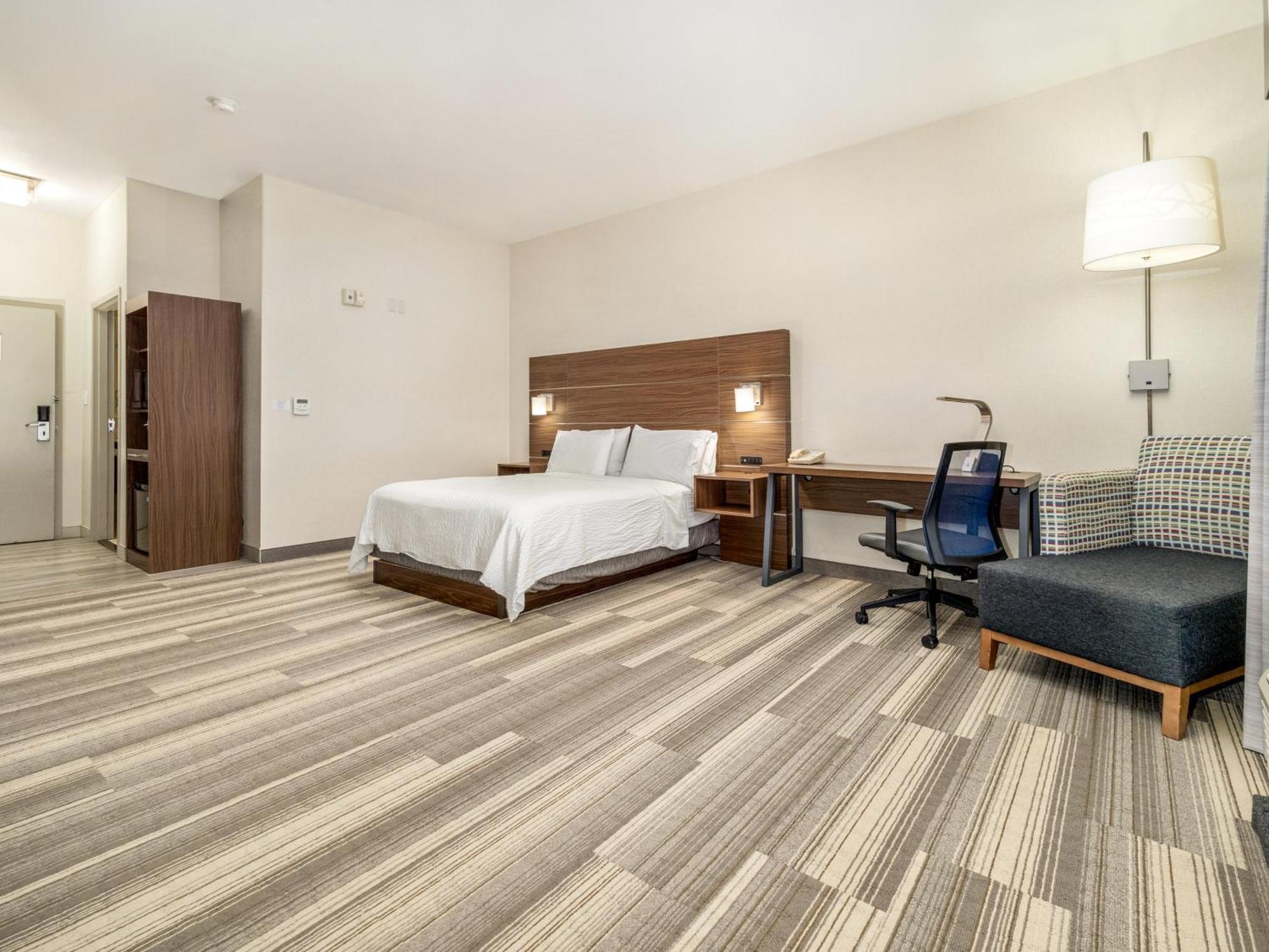 Holiday Inn Express & Suites Medicine Hat By Ihg Εξωτερικό φωτογραφία